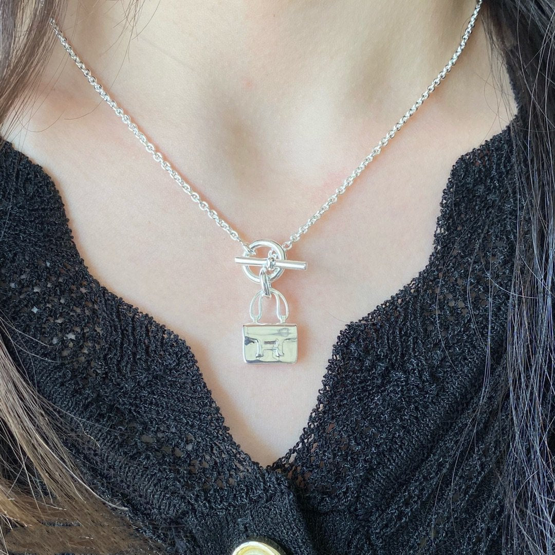 [Elara]CONSTANCE PEDANT SILVER NECKLACE
