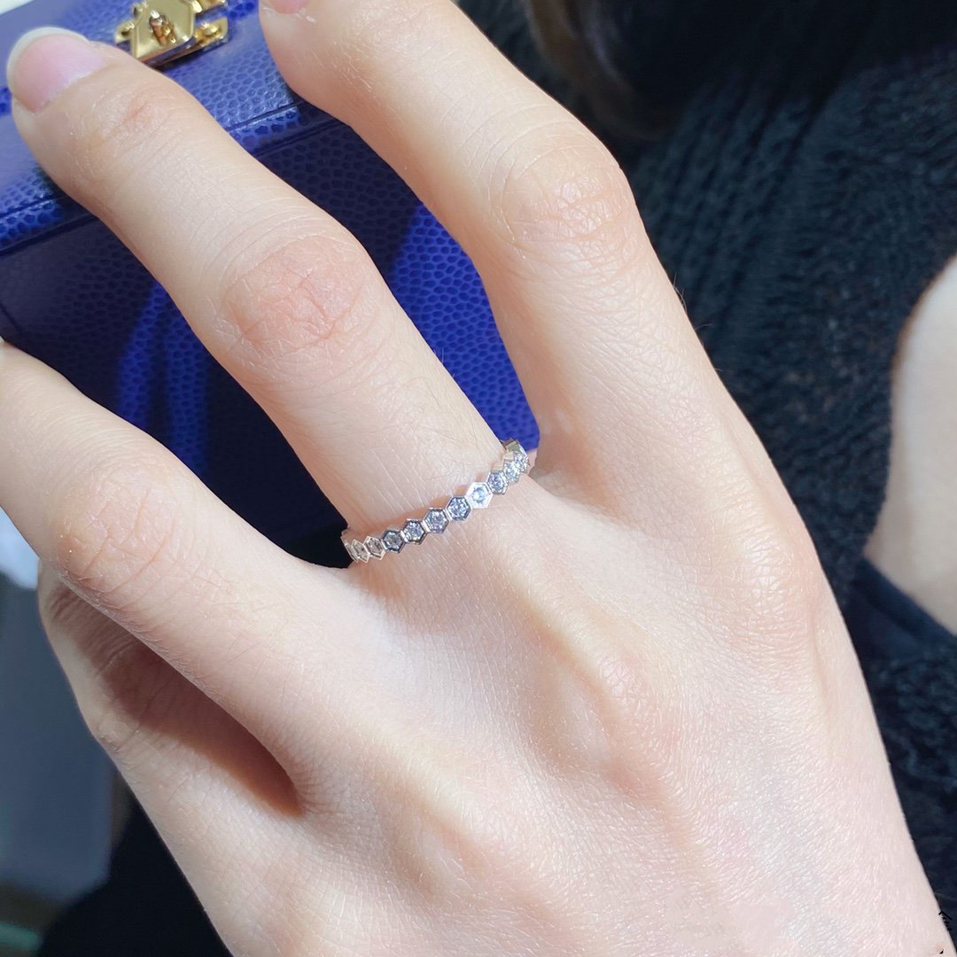 [Elara]BEE LOVE DIAMOND PAVED SMALL RING