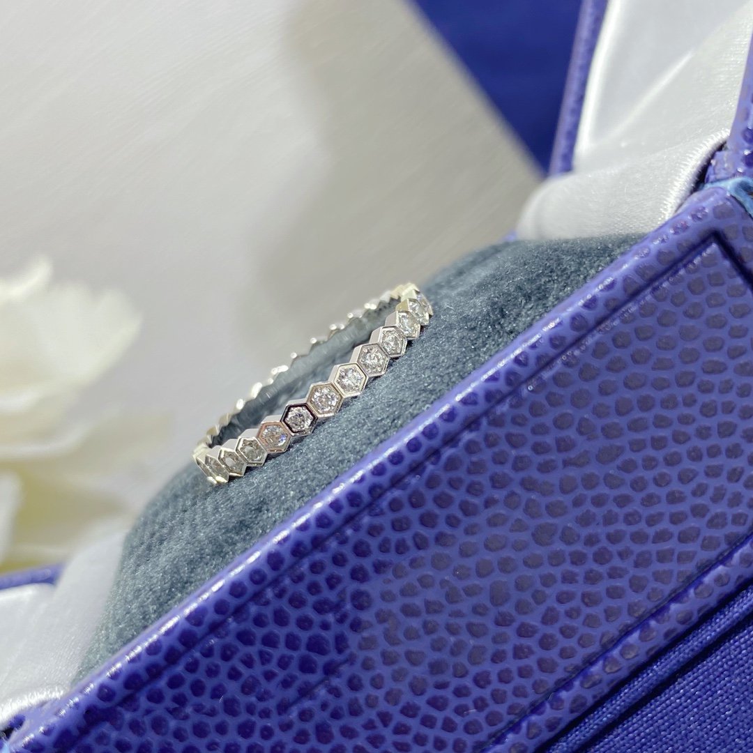 [Elara]BEE LOVE DIAMOND PAVED SMALL RING