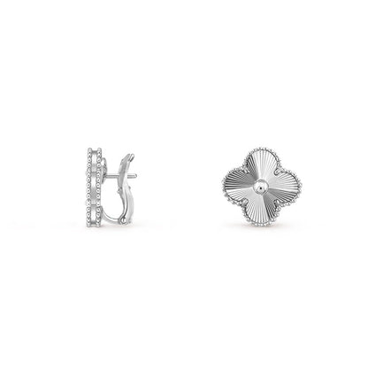 [Elara]15MM CLOVER FLOWER STUD EARRINGS WHITE GOLD COLLECTION