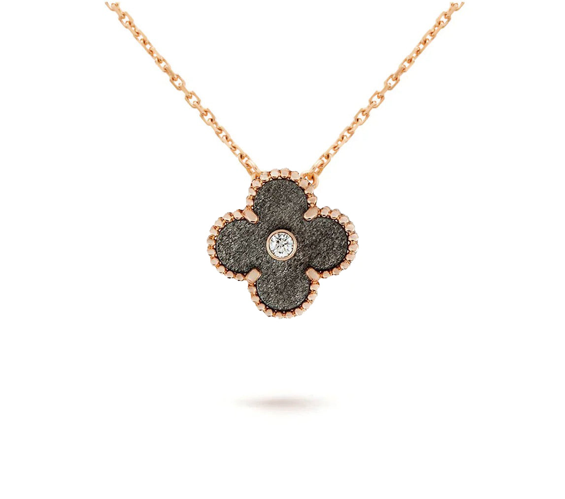 [Elara]LIMITED EDITION CHRISTMAS CLOVER FLOWER NECKLACE - 15MM ANNUAL COLLECTIBLE PENDANT