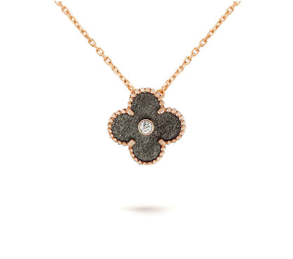 [Elara]LIMITED EDITION CHRISTMAS CLOVER FLOWER NECKLACE - 15MM ANNUAL COLLECTIBLE PENDANT
