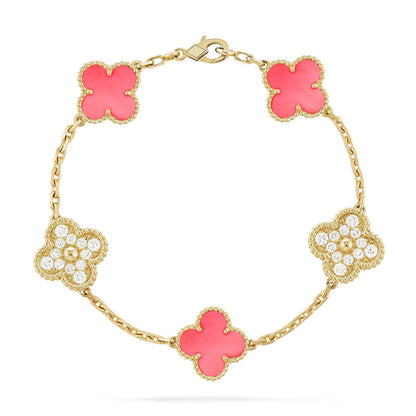 [Elara]LUCKY CLOVER 5-MOTIF BRACELET - ROSAFARBENDE PERLMUTT-KOLLEKTION