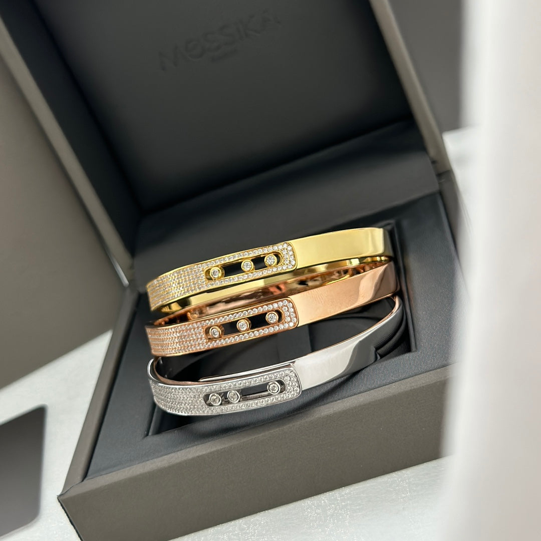 [Elara]MOVE NOA PAVÉ DIAMOND BANGLE BRACELET