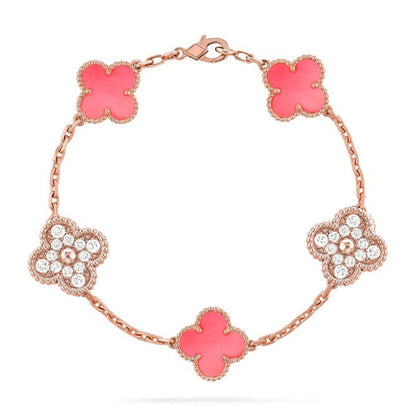 [Elara]LUCKY CLOVER 5-MOTIF BRACELET - ROSAFARBENDE PERLMUTT-KOLLEKTION