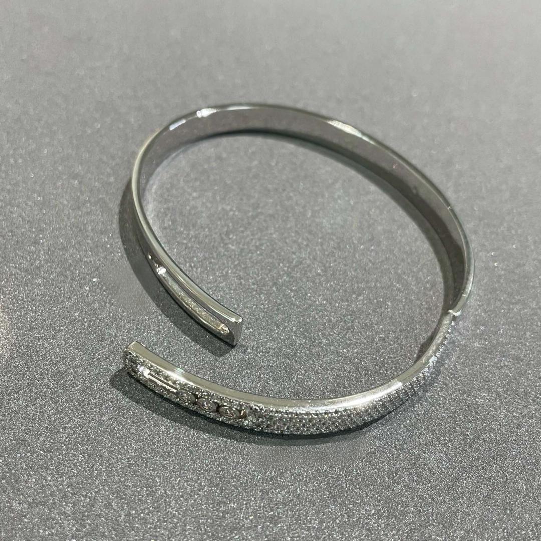 [Elara]MOVE NOA PAVÉ DIAMOND BANGLE BRACELET