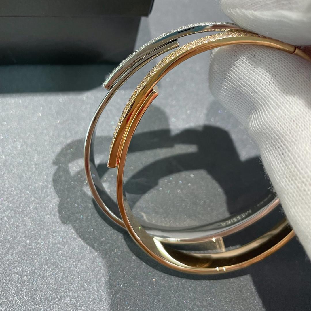 [Elara]MOVE NOA PAVÉ DIAMOND BANGLE BRACELET