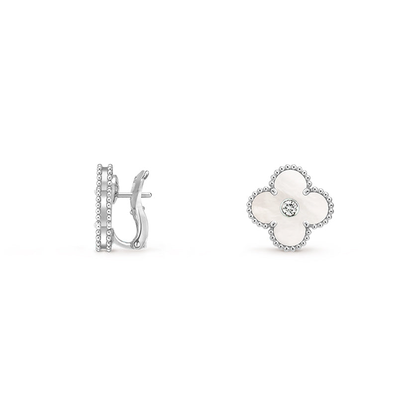 [Elara]15MM CLOVER FLOWER STUD EARRINGS DIAMOND-WHITE GOLD COLLECTION