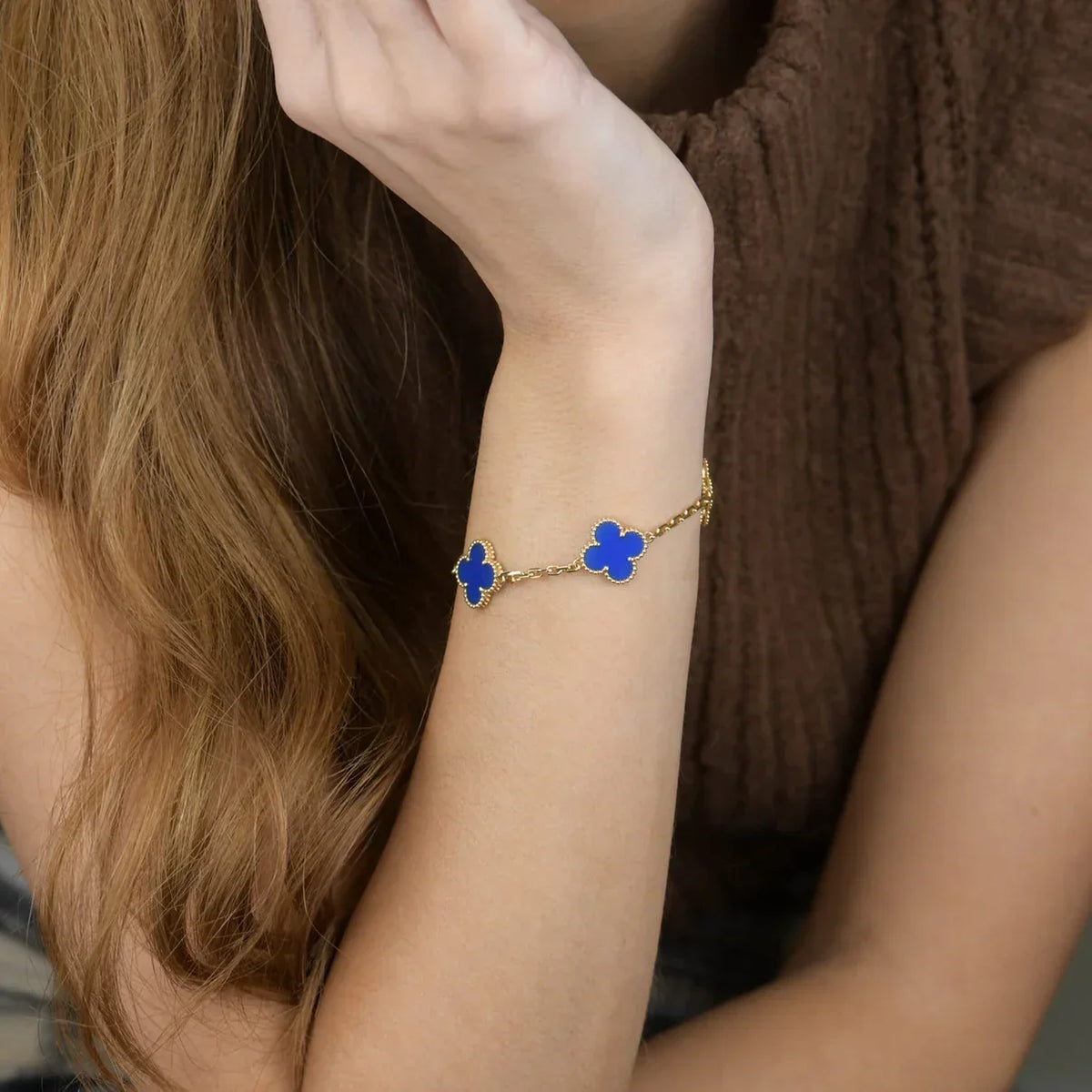 [Elara]LUCKY CLOVER 5-MOTIF BRACELET - BLUE AGATE COLLECTION