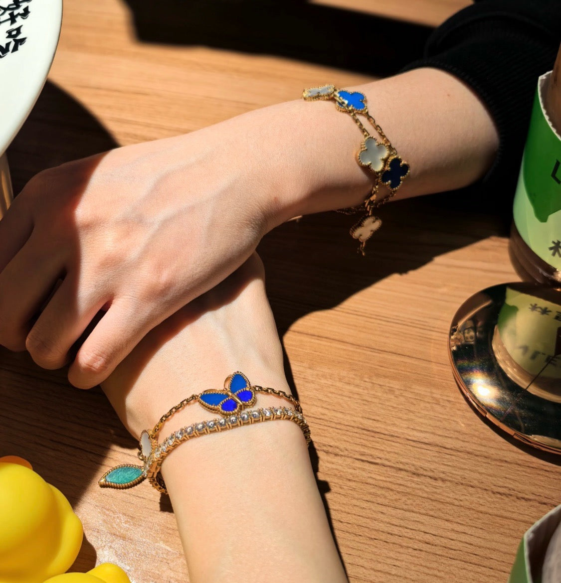 [Elara]SPRING ENCHANTMENT BUTTERFLY & FLORAL CHARM BRACELET