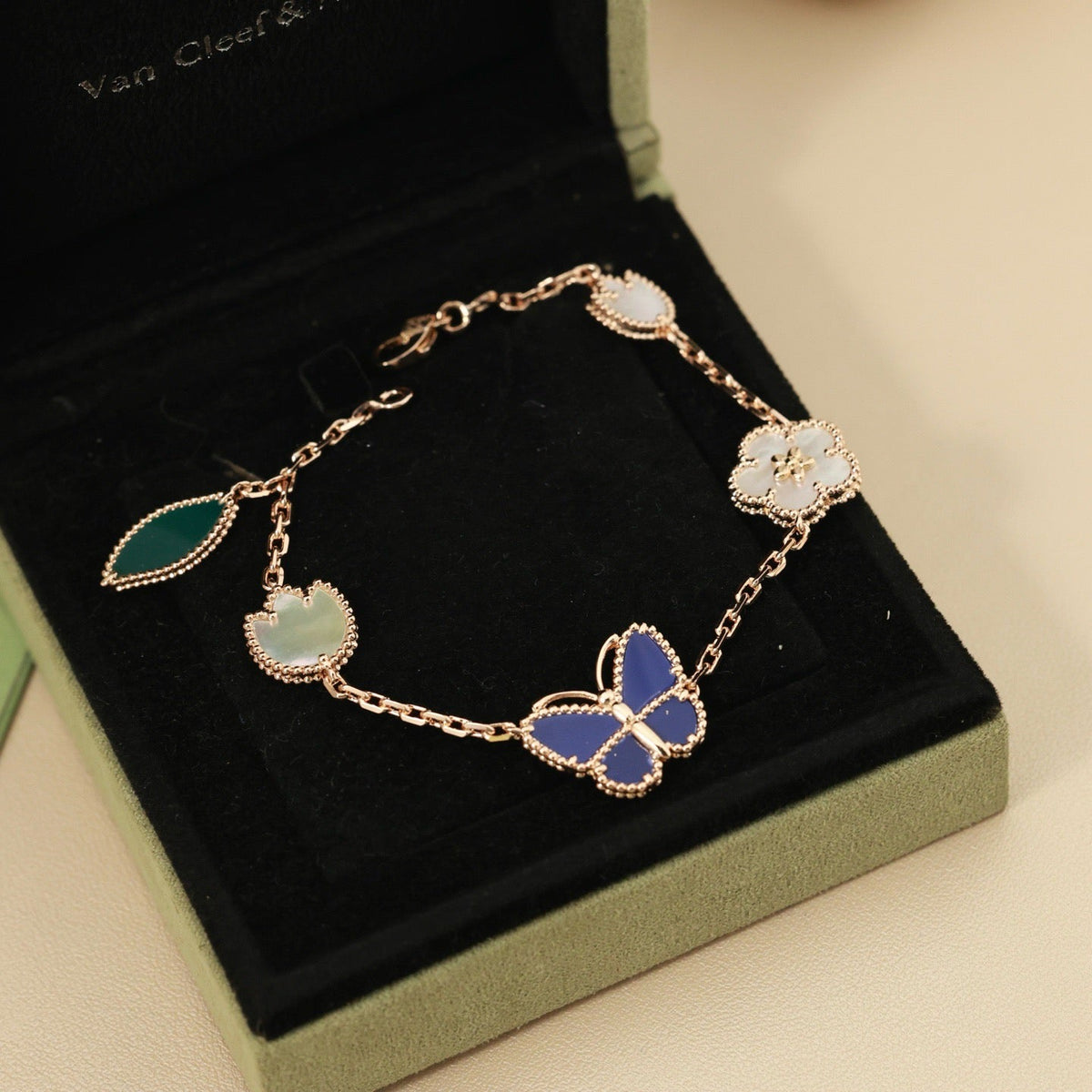 [Elara]SPRING ENCHANTMENT BUTTERFLY & FLORAL CHARM BRACELET