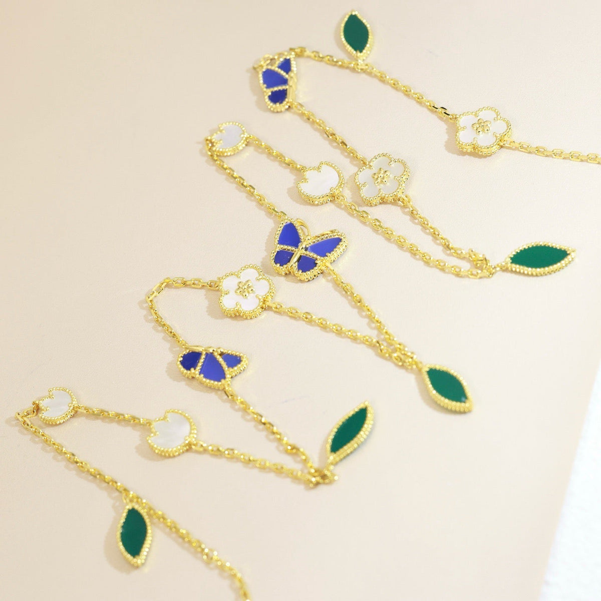 [Elara]LUCKY SPRING BUTTERFLY & FLOWER STATEMENT NECKLACE - 15-MOTIF FLORAL DESIGN