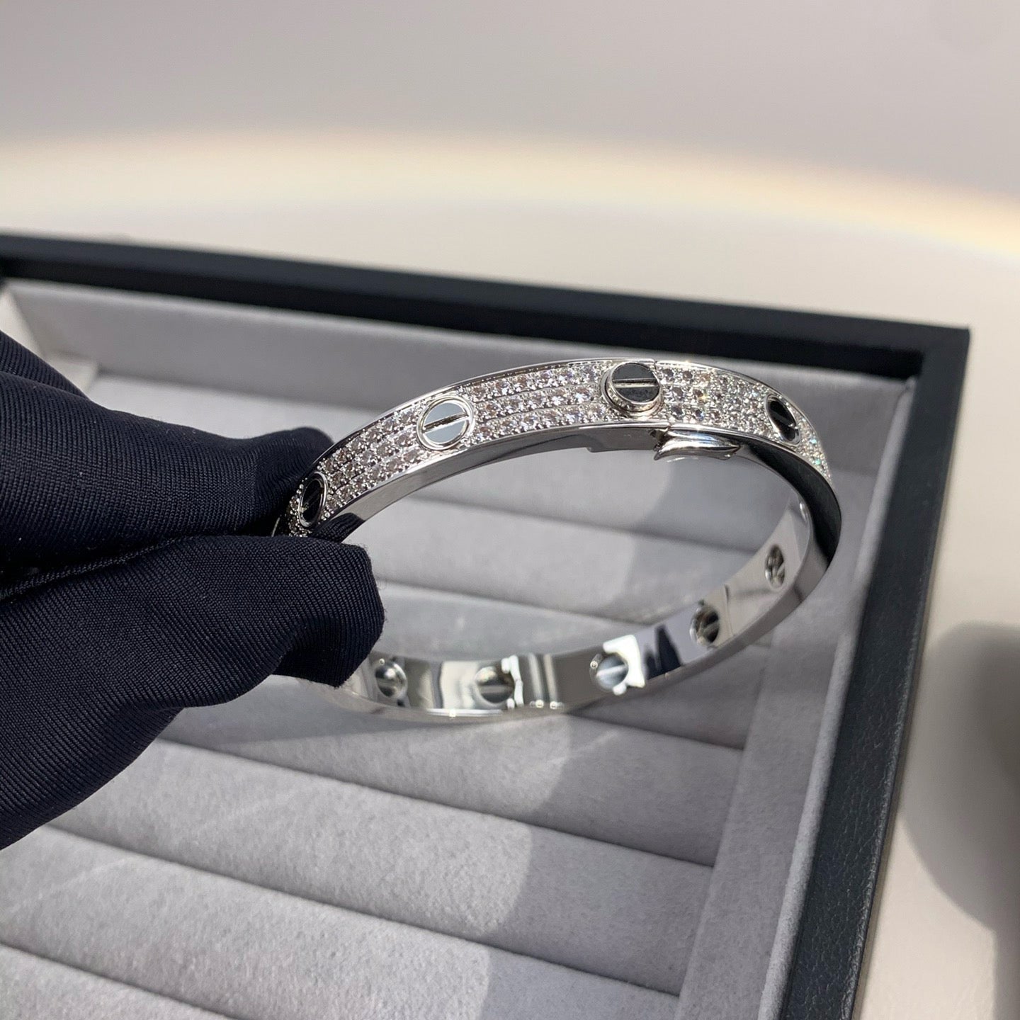 [Elara]CLASSIC 6.1MM LOVE BANGLE - DIAMOND PAVÉ & BLACK CERAMIC