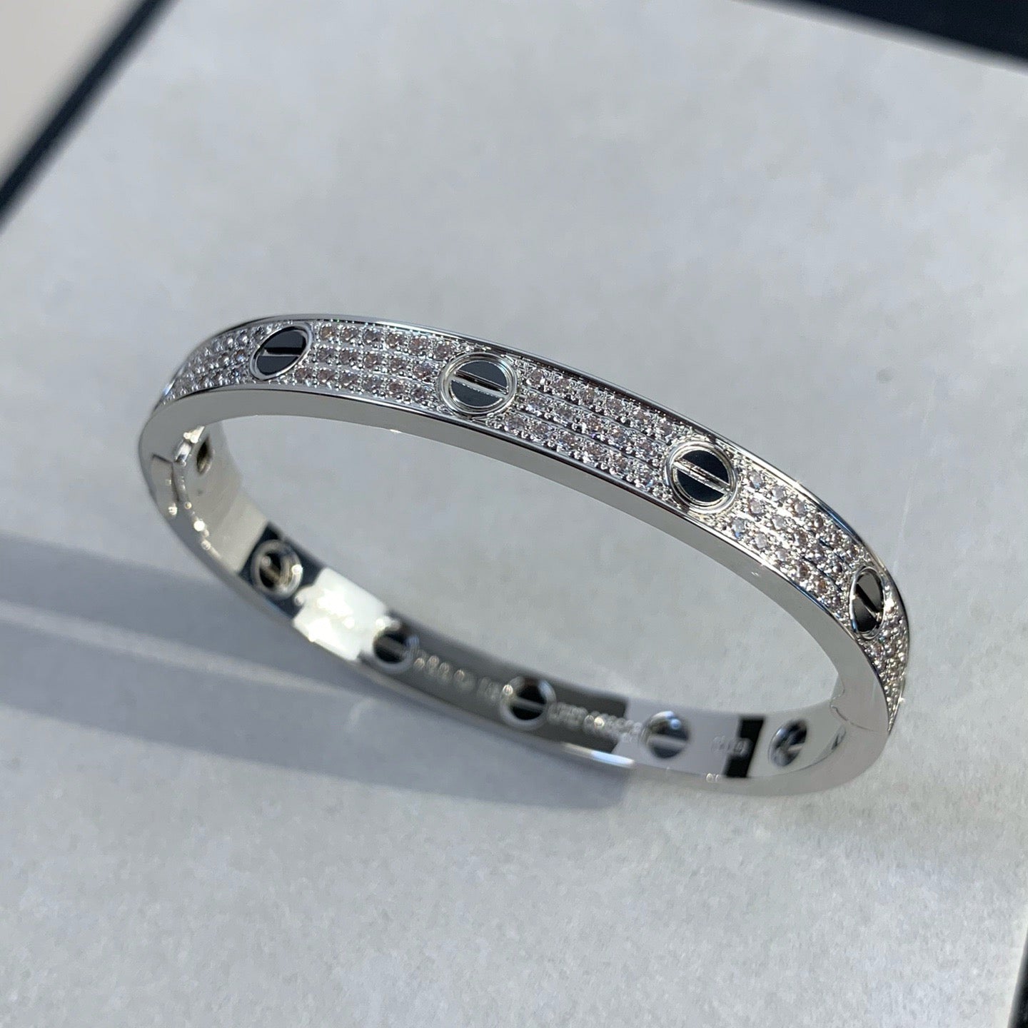 [Elara]CLASSIC 6.1MM LOVE BANGLE - DIAMOND PAVÉ & BLACK CERAMIC