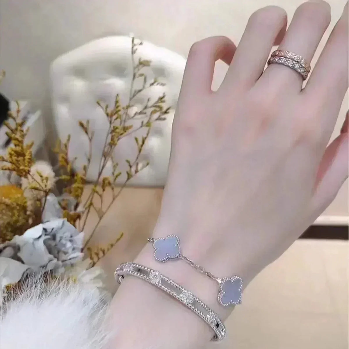 [Elara]LUCKY CLOVER 5-MOTIF BRACELET - PURPLE CHALCEDONY COLLECTION