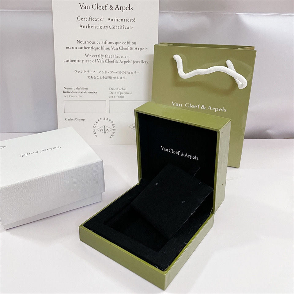 [Elara]CLOVER BRAND JEWELRY BOX