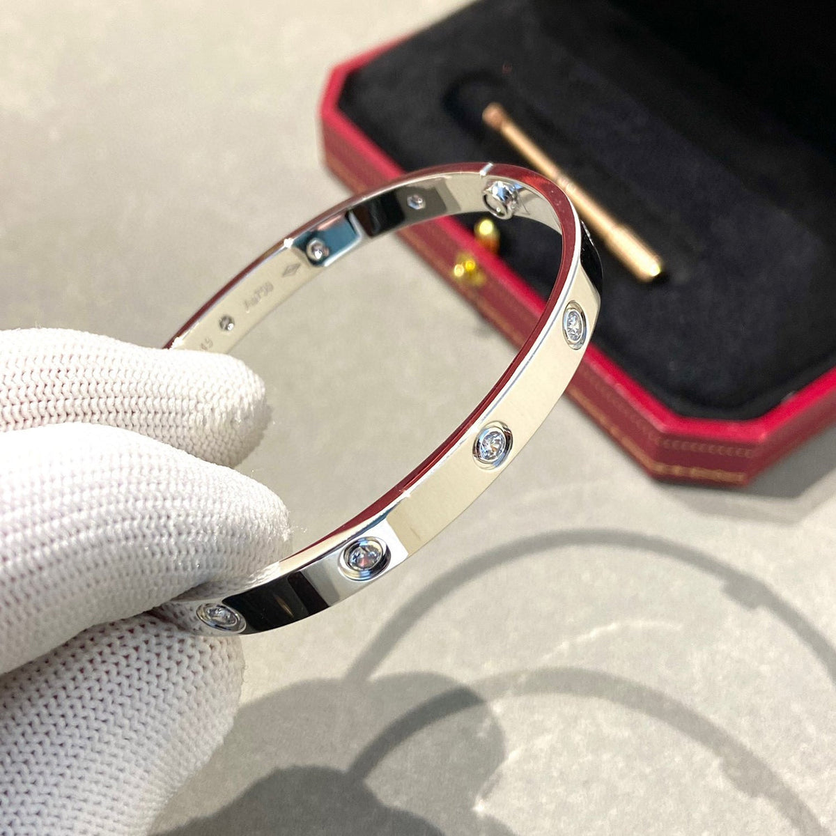 [Elara]CLASSIC 6.1MM LOVE BANGLE - 10-DIAMOND