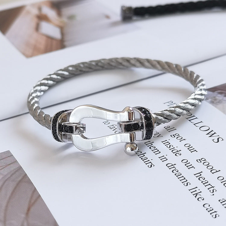 [Elara]FORCE LARGE HORSESHOE BLACK DIAMOND BRACELET - WHITE GOLD