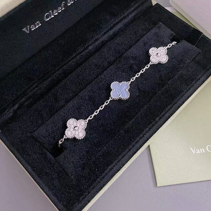 [Elara]LUCKY CLOVER 5-MOTIF BRACELET - PURPLE CHALCEDONY COLLECTION