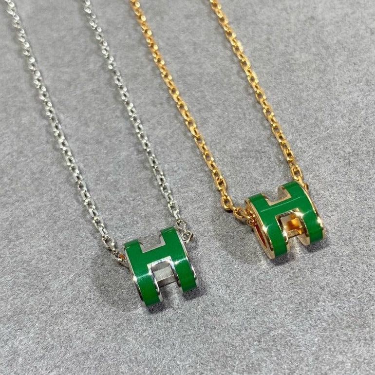 [Elara]POP H GREEN NECKLACE SILVER AND GOLD