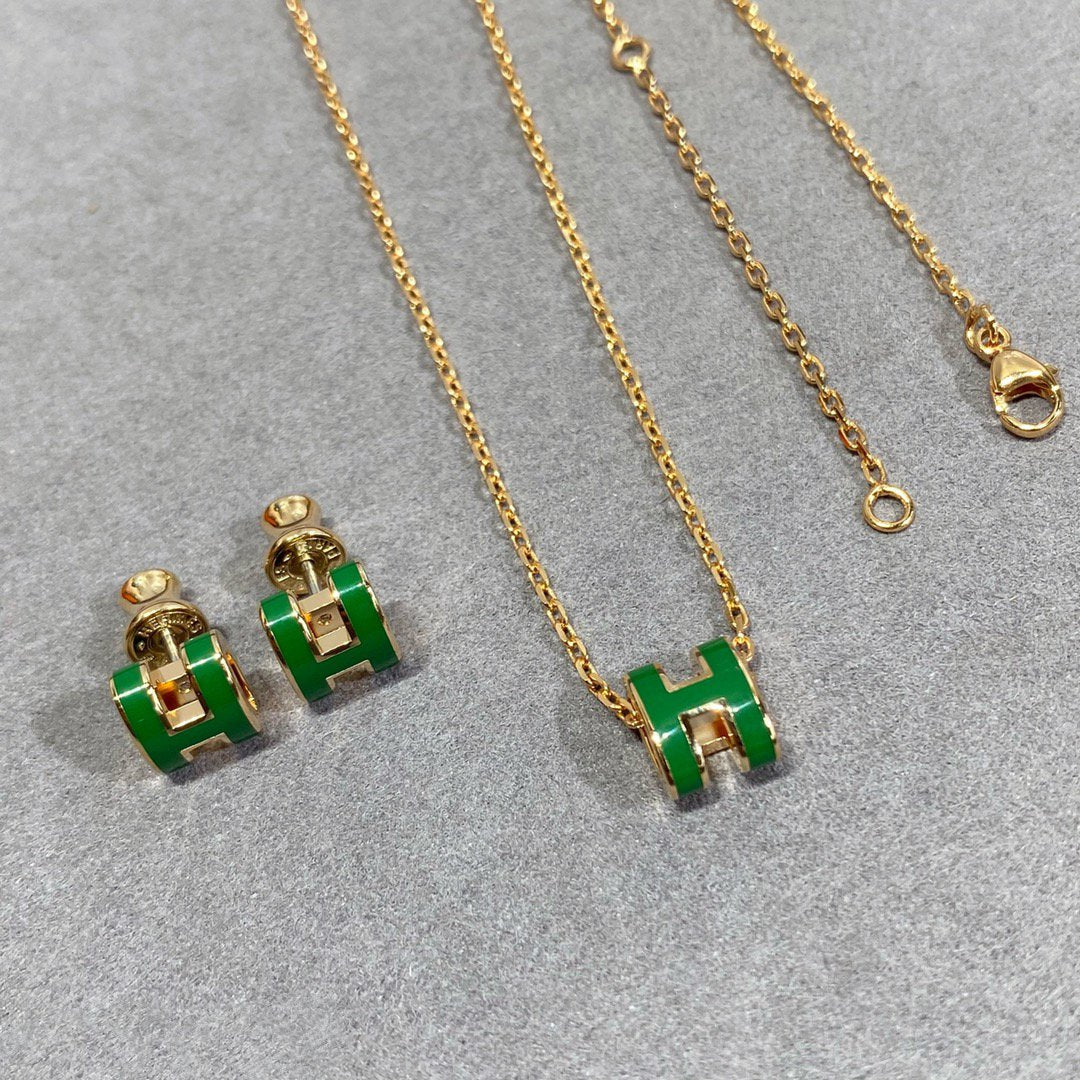 [Elara]POP H GREEN NECKLACE SILVER AND GOLD