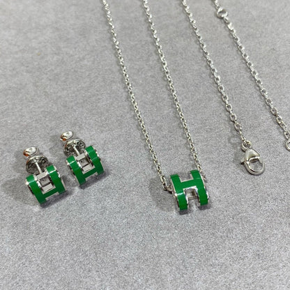 [Elara]POP H GREEN NECKLACE SILVER AND GOLD