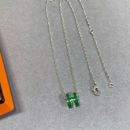 [Elara]POP H GREEN NECKLACE SILVER AND GOLD