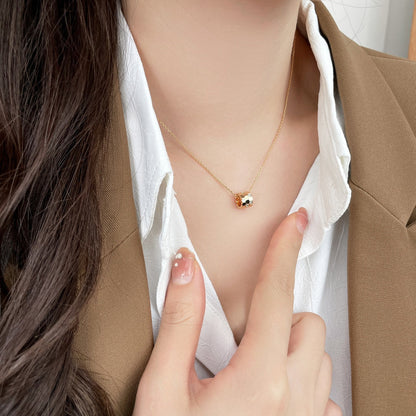 [Elara]BEE MINI ANHÄNGER DIAMANTENHALSKETTE