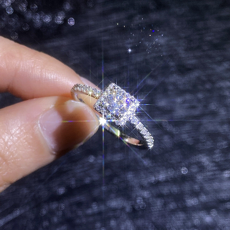 [Elara]DAINTY SUGAR-CUBE MOISSANITE RING