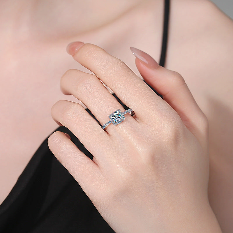 [Elara]DAINTY SUGAR-CUBE MOISSANITE RING