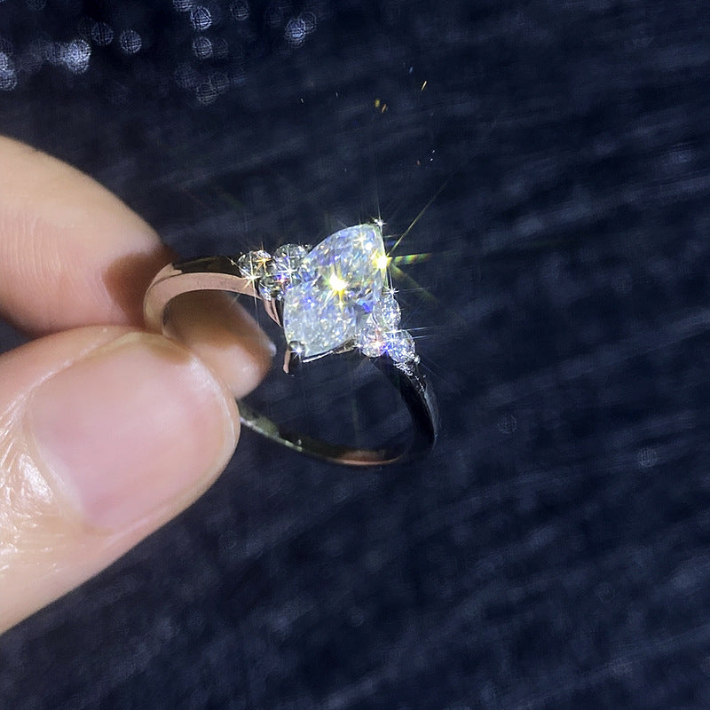 [Elara]ELEGANT MARQUISE CUT MOISSANITE RING WITH SIDE ACCENTS