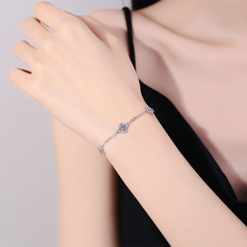 [Elara]TRIPLE-CLOVER MOISSANITE BRACELET