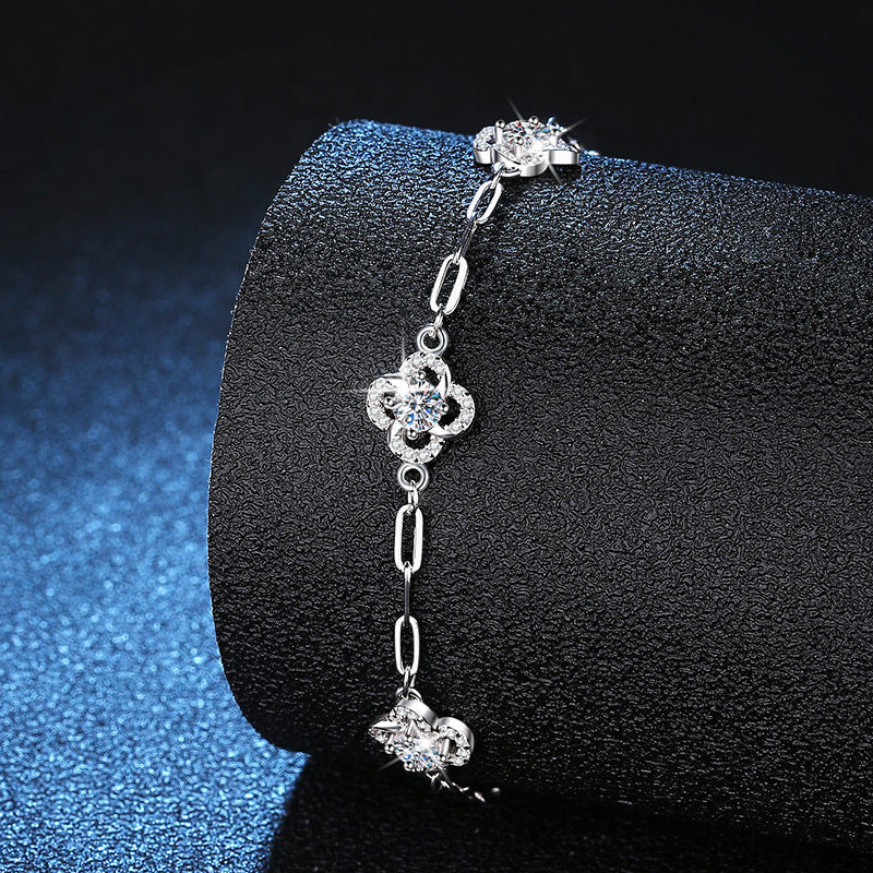 [Elara]TRIPLE-CLOVER MOISSANITE BRACELET