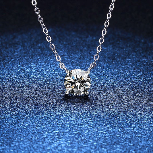 {
  "Elara": "エララ"
}
[CLASSIC FOUR-PRONG SOLITAIRE MOISSANITE NECKLACE]
定番4本爪ソリティアモアッサナイトネックレス