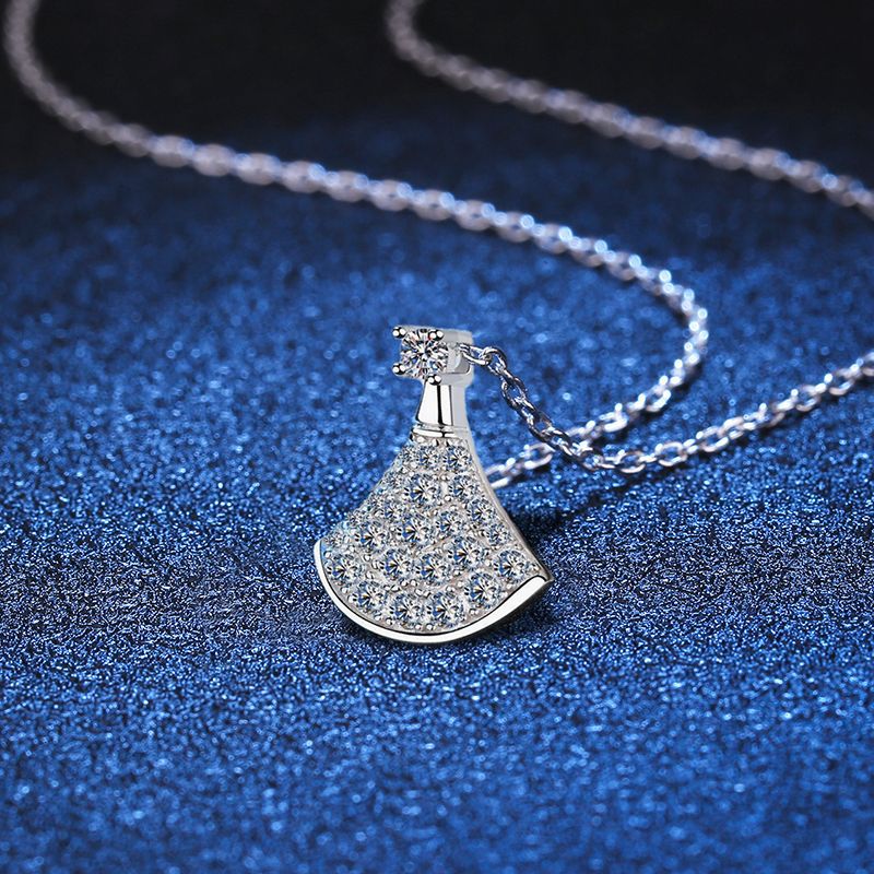 [Elara]ELEGANT FAN-SHAPED MOISSANITE PENDANT NECKLACE