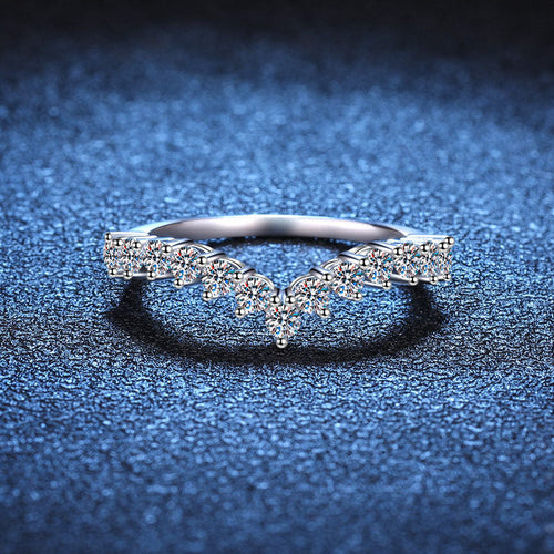 [Elara]ELEGANTER V-FÖRMIGER CHEVRON-MOISSANITRING