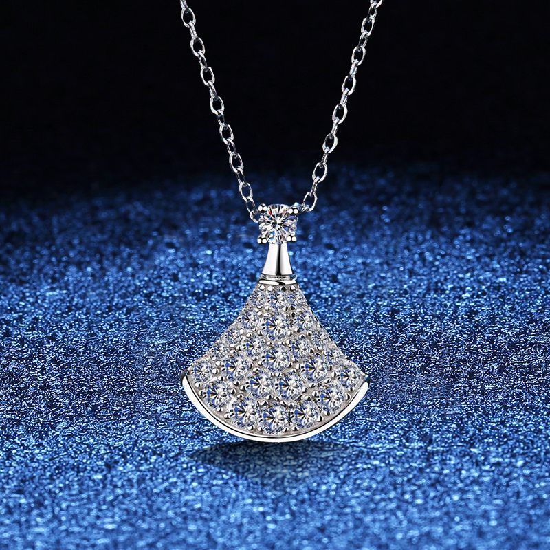 [Elara]ELEGANT FAN-SHAPED MOISSANITE PENDANT NECKLACE