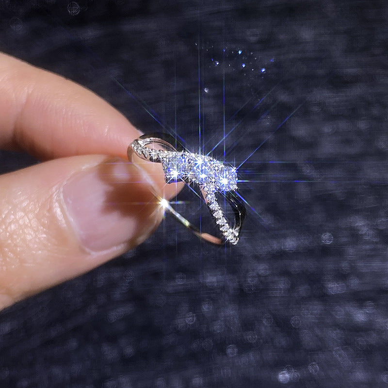 [Elara]INTERTWINING LOVE MOISSANITE RING