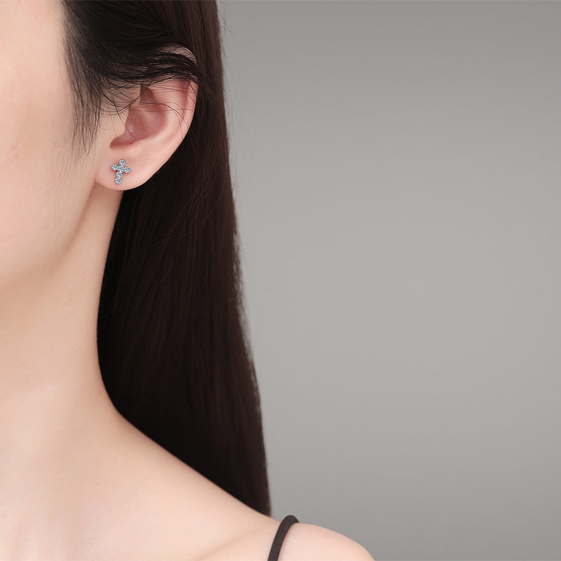 [Elara]SPARKLING CROSS MOISSANITE STUD EARRINGS