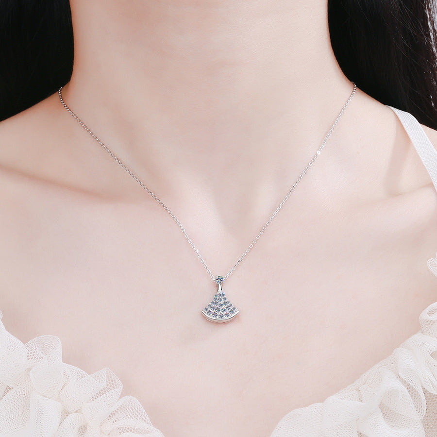 [Elara]ELEGANT FAN-SHAPED MOISSANITE PENDANT NECKLACE
