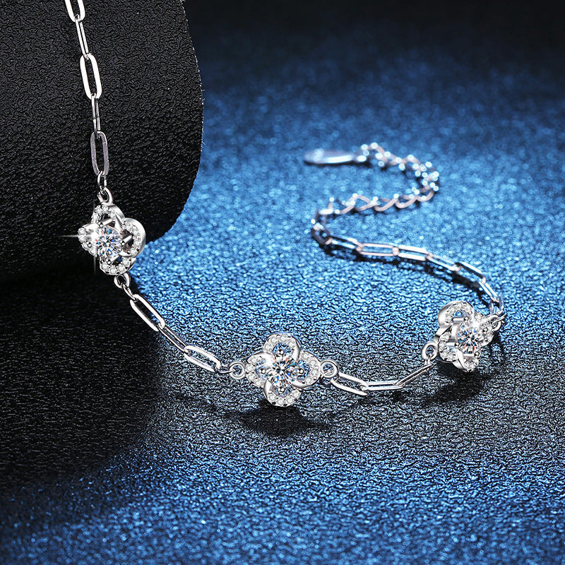 [Elara]TRIPLE-CLOVER MOISSANITE BRACELET