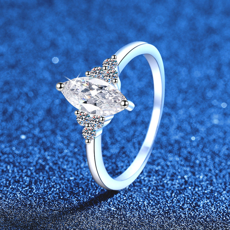 [Elara]ELEGANT MARQUISE CUT MOISSANITE RING WITH SIDE ACCENTS