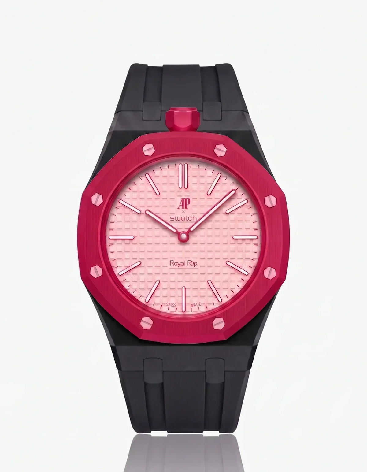 [
  {
    "Elara": "SILICONE STRAP & CASE ROYAL POP OTTO ROSSO（色をカスタマイズ）"
  }
]