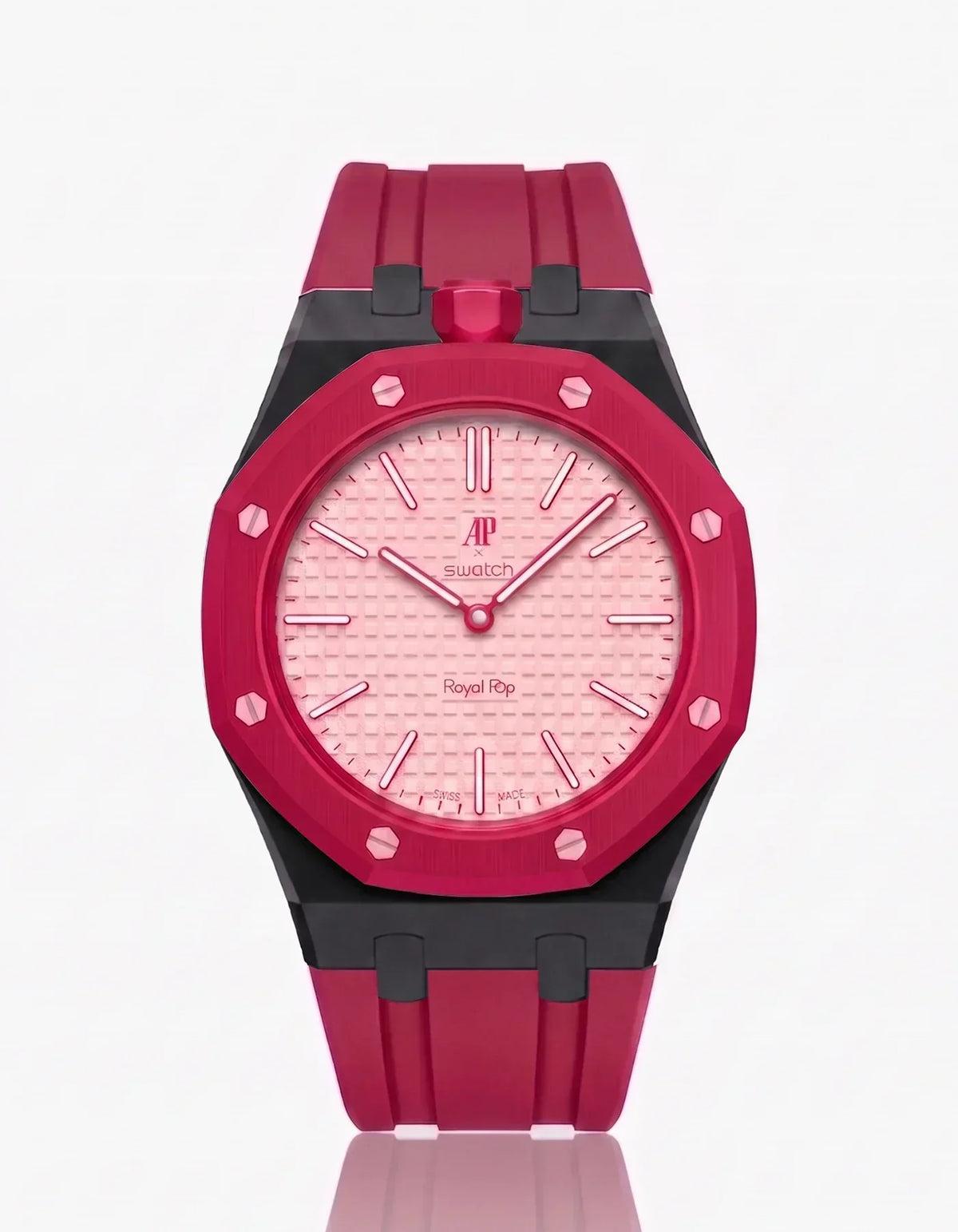 [
  {
    "Elara": "SILICONE STRAP & CASE ROYAL POP OTTO ROSSO（色をカスタマイズ）"
  }
]