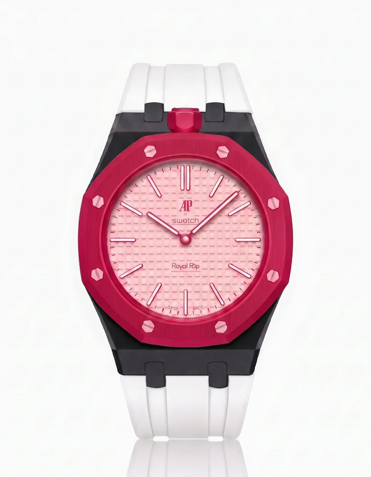 [
  {
    "Elara": "SILICONE STRAP & CASE ROYAL POP OTTO ROSSO（色をカスタマイズ）"
  }
]