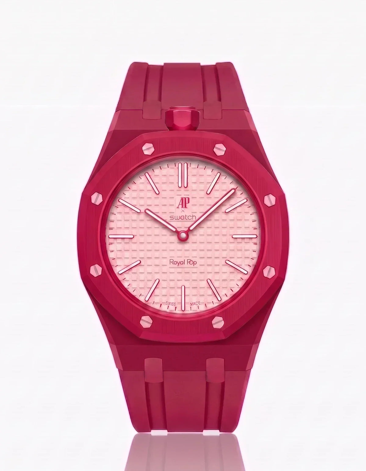 [
  {
    "Elara": "SILICONE STRAP & CASE ROYAL POP OTTO ROSSO（色をカスタマイズ）"
  }
]