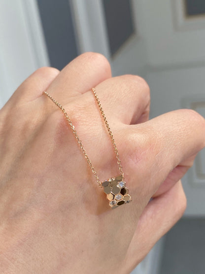 [Elara]BEE LOVE DIAMOND NECKLACE