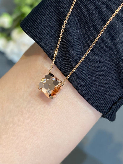 [Elara]BEE LOVE DIAMOND NECKLACE