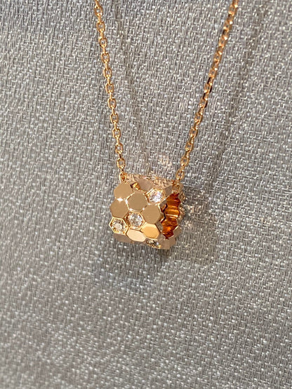 [Elara]BEE LOVE DIAMOND NECKLACE