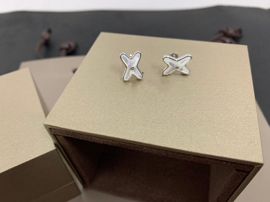 [Elara]JEUX DE WHITE MOP SILVER DIAMOND EARRINGS